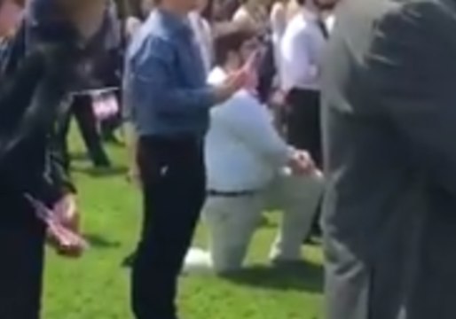 Man Takes a Knee During National Anthem at White House