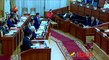 Депутат Рысалиев возмутился, почему парламент рассматривает условия содержания в колонии Текебаева, если он судом был признан как преступник. В ответ Шыкмамато