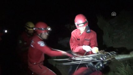 Yürüyüş yaparken kayalıklardan düştü - MUĞLA