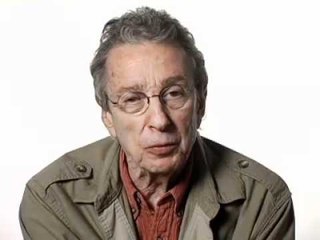 Overcoming the Challenge of Choosing and Sticking to a Theme 🎯