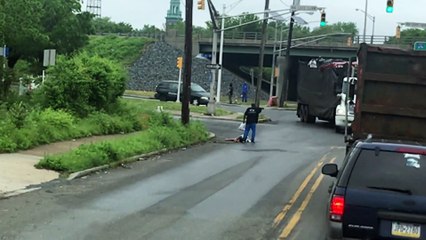 Drivers Ignore Roadside Assault