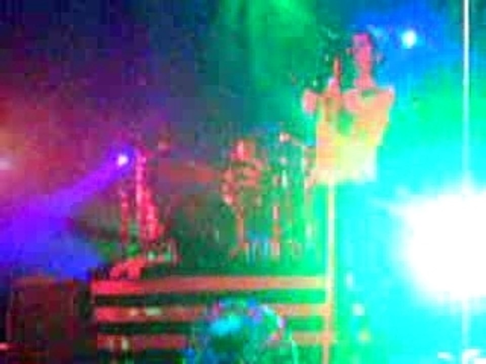 Jenn Je t'aime - Superbus - 7decembre Zenith de Rouen