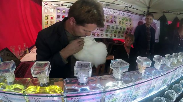 SCHTROUMPF GÉANT et ballade INSOLITE en famille à BRUXELLES - Démo Jouets