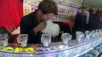 SCHTROUMPF GÉANT et ballade INSOLITE en famille à BRUXELLES - Démo Jouets