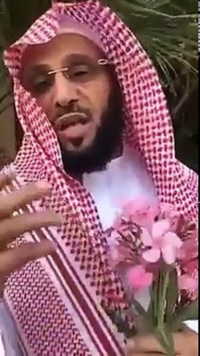 ‫قال سبحانه:‬‫"ادعوني استجب لكم"‬‫ويقول ﷺ :‬‫""الدعاء هو العبادة"‬‫الدعاء الدعاء لن يهلك مع الدعاء أحد،‬‫ادعوا ربكم فإنه قريب سميع مجيب،‬‫اللهم فرّج هم ال