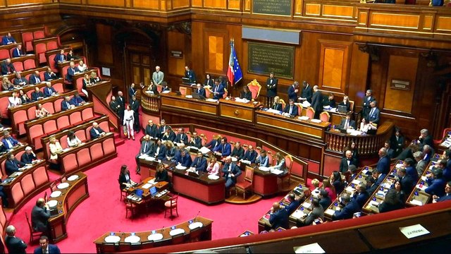 New Italy government wins crucial confidence vote