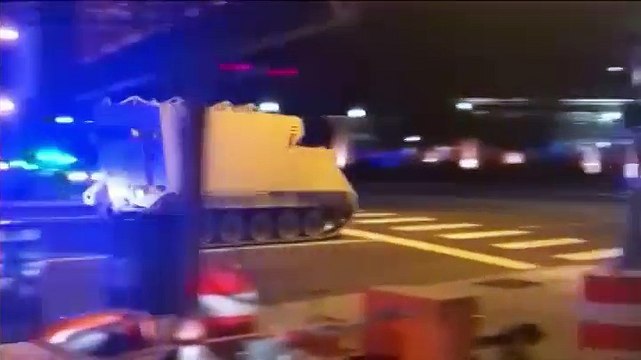 VIDÉO. États-Unis : course-poursuite entre la police et un véhicule militaire blindé (volé par un soldat)