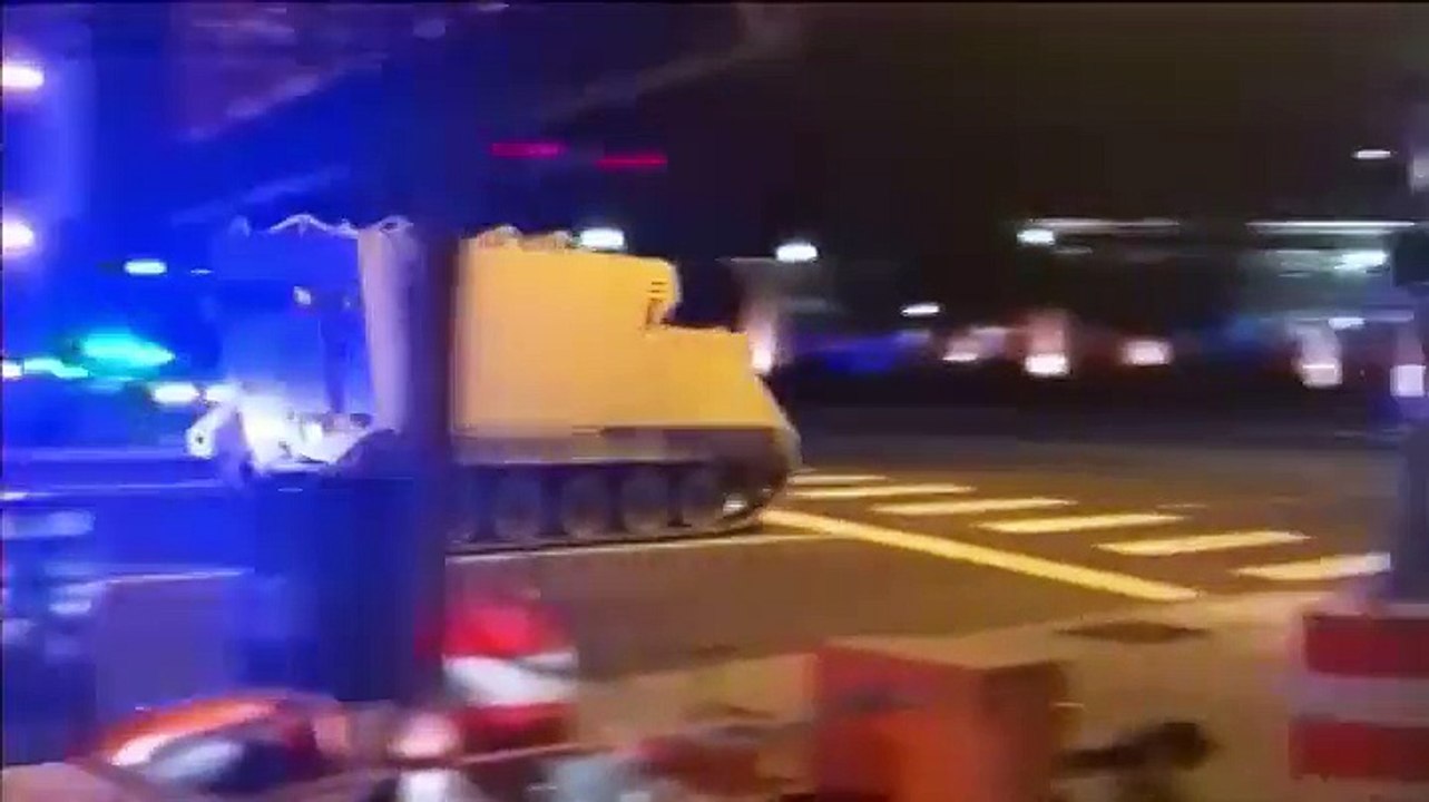 VIDÉO. États-Unis : course-poursuite entre la police et un véhicule militaire blindé (volé par un soldat)