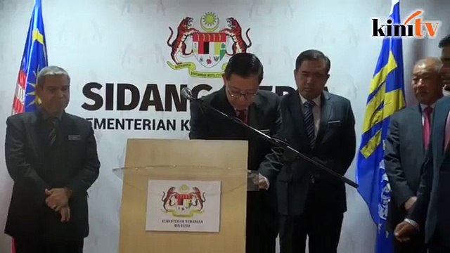 'Tunggu habis azan'
