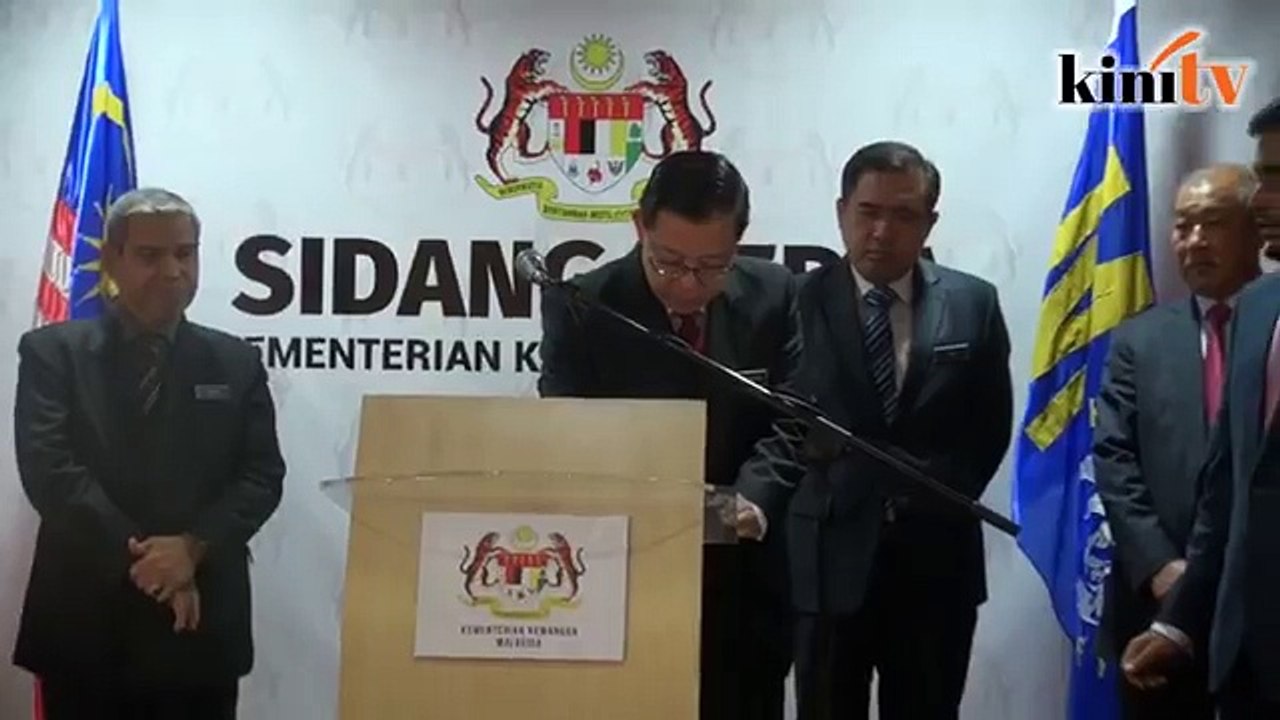 'Tunggu habis azan'