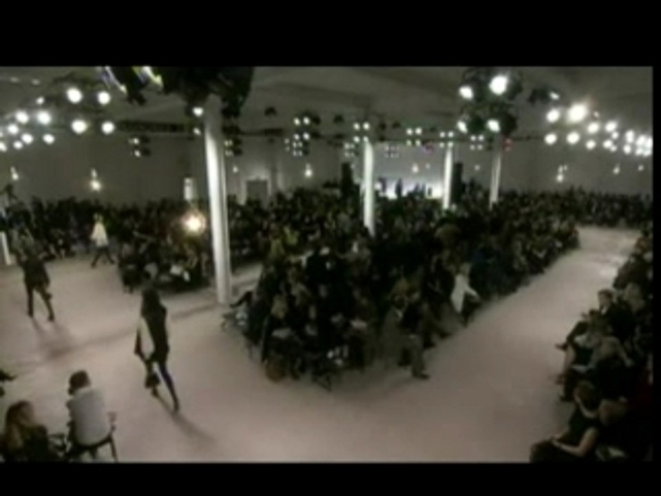 Chanel Paris-Londres Métiers d’Art Collection 2...