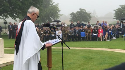 Cérémonie au cimetière militaire britannique