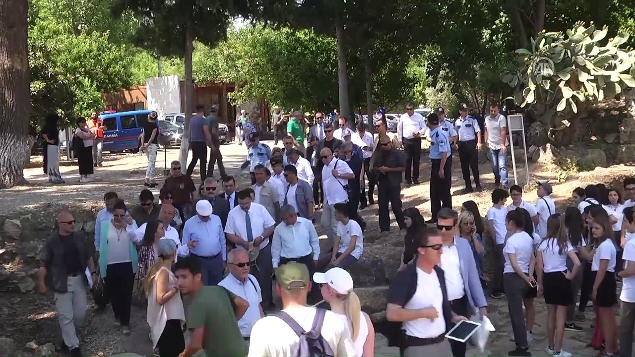 Perge Antik Kenti'nde sütunlar ayağa kalkıyor - ANTALYA