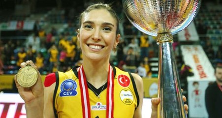 Vakıfbank'ın Pasörü Naz Aydemir, Hamilelik Nedeniyle Kariyerine Ara Veriyor