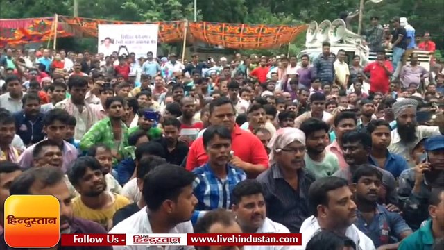 शहर में आठ घंटे टेम्पो बंद कर प्रदर्शन, यात्री रहे परेशान