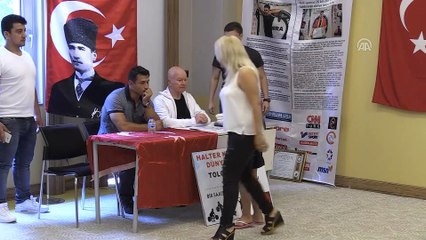 Bir saatte 7 ton 60 kilogram kaldırdı - İSTANBUL