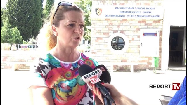 Report TV - Shkodër, mësuesja dhe nxënësit në polici: Drejtoresha e shkollës na dhunon