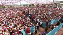 Cumhurbaşkanı Erdoğan: “AK Parti terör örgütlerinin başlarını inlerinde eziyor, siz yeniden ülkeyi bunlara teslim mi edeceksiniz” - MUĞLA