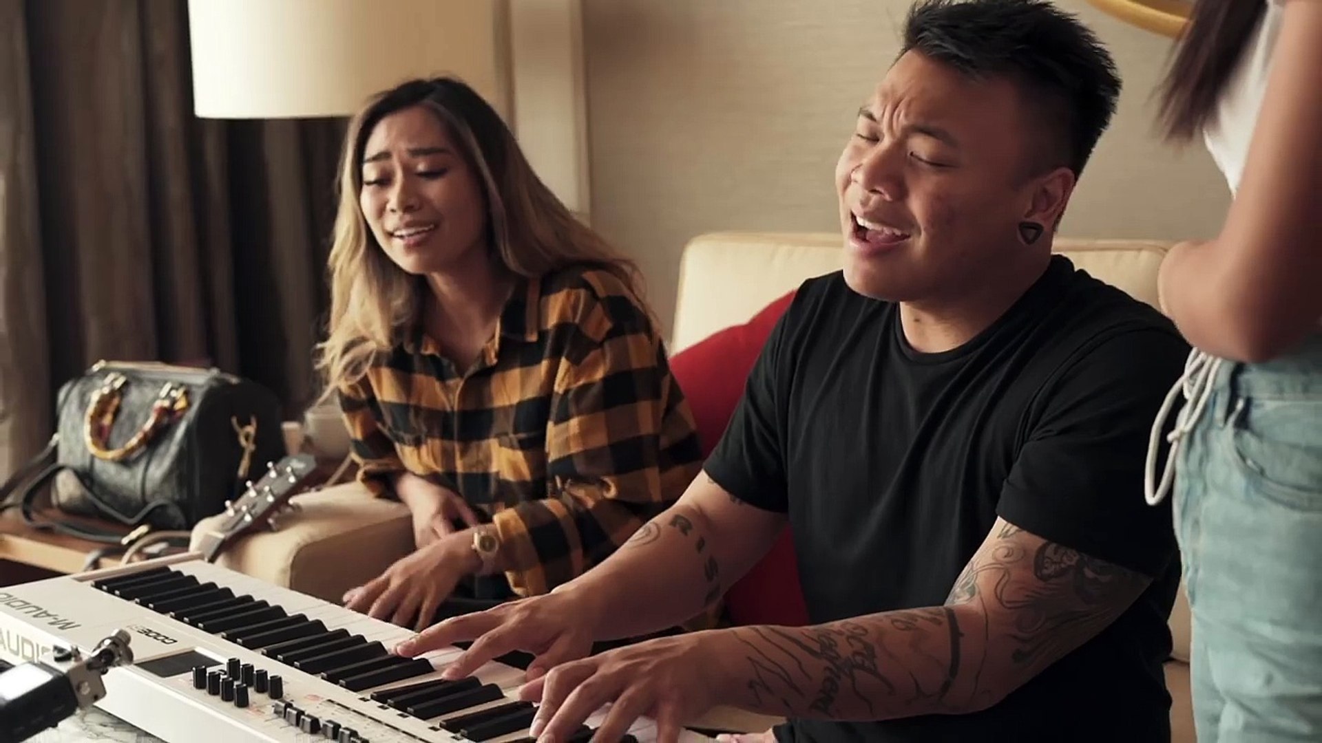 ⁣Classic Karaoke Songs Medley ft. Jessica Sanchez & Ylona Garcia