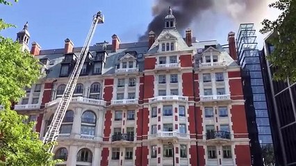 Massive fire at the Mandarin Hotel in Knightsbridge, London ...!!!!