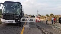 Report TV - Aksident në Lushnje, autobusi i linjës Shkodër-Athinë përplaset me një ‘BMW’