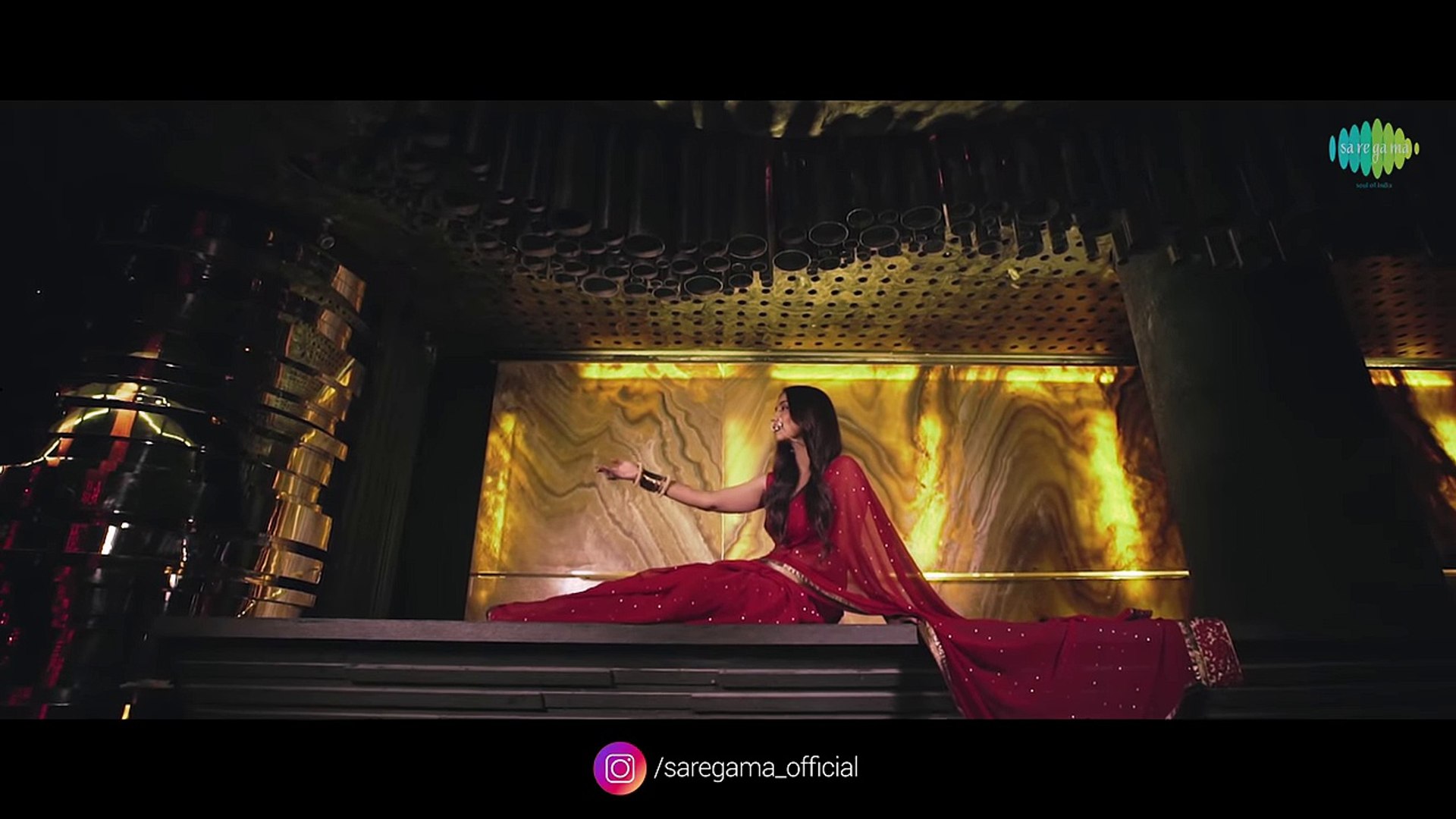 ⁣Chalte Chalte - Cover Version - Tia Bajpai - HD Music Video - YouTube