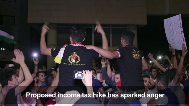 Protesters defiant as Jordanians strike over tax bill