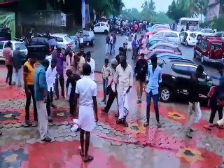 தமிழக-கேரள எல்லை திரையரங்குகளில் காலா-வீடியோ