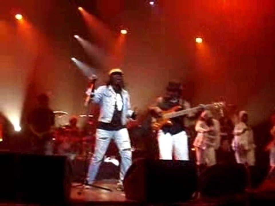 ALPHA BLONDY CONCERT ZENITH (16-11-07) NEW DAWN