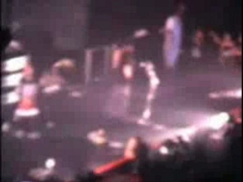 Korn - Faget (live à Bercy, Paris - 2002)