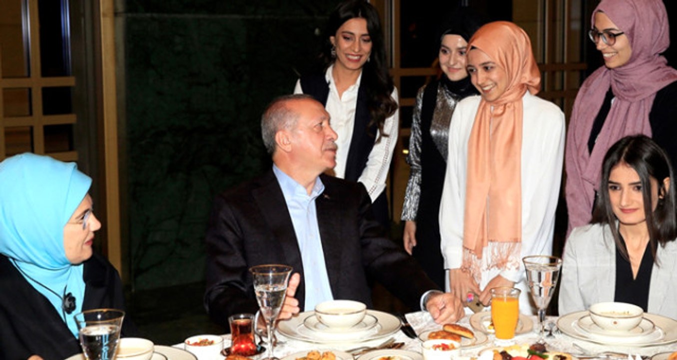 "Filistin Kamplarında Gönüllü Çalışmak İstiyoruz" Diyen Öğrencilere Erdoğan'dan Yanıt: Listeyi Hazırlayın
