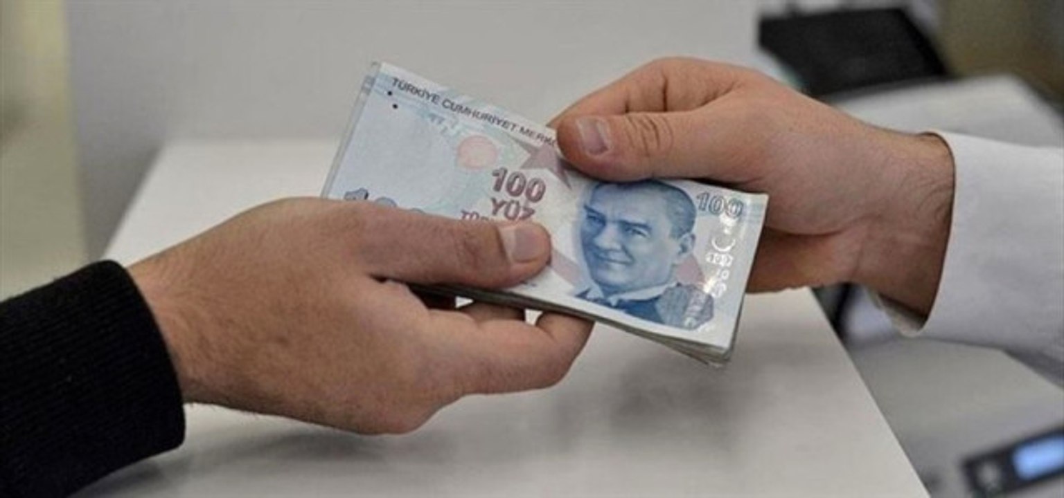 Emeklilerin Bayram İkramiyesi Bugün Hesaplara Yatıyor