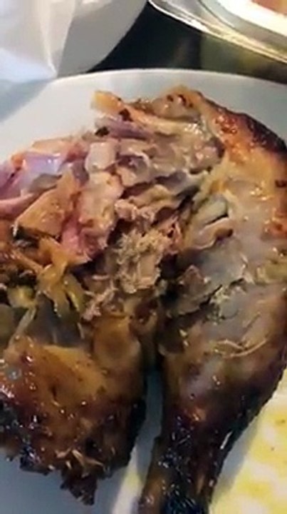 Un bon poulet braisé acheté dans une boucherie à Lagny-sur-Marne.