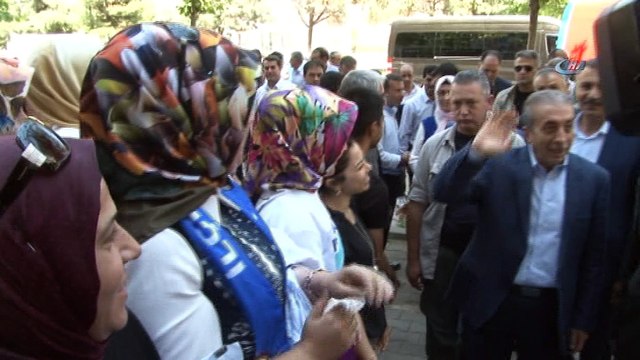 AK Parti Genel Başkan Yardımcısı Mehdi Eker:'Diyarbakır'da terör olduğu için, güvenlik problemi olduğu için aynı yatırımcılar gelip Diyarbakır'a yatırım yapmadı'