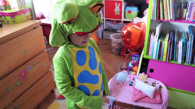 STORY TIME La REINE des NEIGES et le CARNAVAL des POUPEES - DEGUISEMENTS pour le CARNAVAL _2