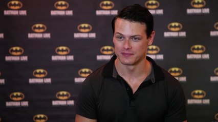 Sam Heughan - Meet Batman -Batman Live- [Sub Ita]