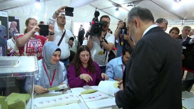 AK Parti İstanbul Milletvekili Yeneroğlu oyunu Almanya'da kullandı - KÖLN