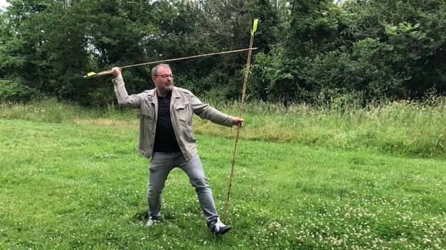 Passionnés, ils tirent avec des armes préhistorique