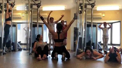 Sushmita Sen's new workout VIDEO with daughter Nisha goes VIRAL; Watch here । FilmiBeat