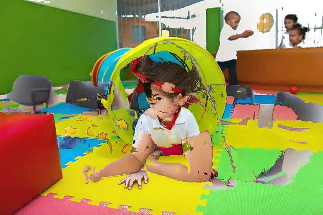 Les enfants issus de milieux défavorisés entendent 30 millions de mots de moins...
