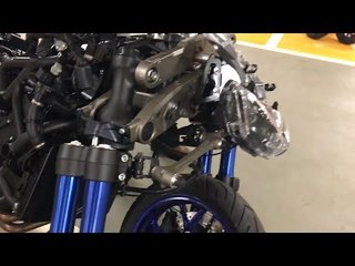 Tải video: Niken front end secrets revealed | Visordown Motorcycle Videos