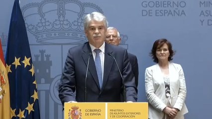 Borrell coge el relevo de Exteriores de la mano de su "amigo" Dastis