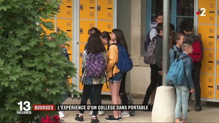 Bourges : un collège expérimente l'interdiction des portables