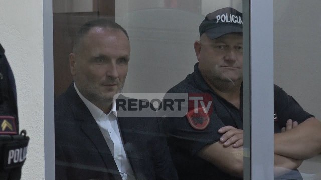 Vrasja e Azem Hajdarit, Izet Haxhia përpara Gjykatës: Sillni Sali Berishën të ballafaqohem