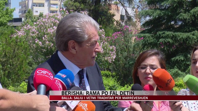 Balla dhe Berisha përplasen për kufirin detar - News, Lajme - Vizion Plus
