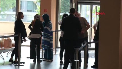 Almanya Essen'de Kurulan Sandıklara Vatandaşın İlgisi Yoğun