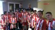 Επίσκεψη της Σχολής Λιβαδειάς στην αποστολή της πρώτης ομάδας! / Livadia’s school of football visits the players of first team!#olympiacos #livadia #school #o