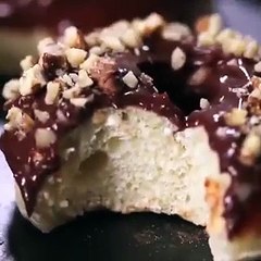 بالفيديو طريقة تحضير دونات النوتيلا المخبوزة بالمكسرات