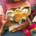 طريقة عمل ساندويش الدجاج بالأفوكادو والجبن فيديو
