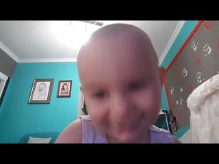 Drini Drishti imiton parlamentarët në kuvend